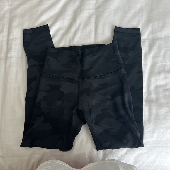 Lululemon Wunder Train 25” leggings - Picture 2 of 4